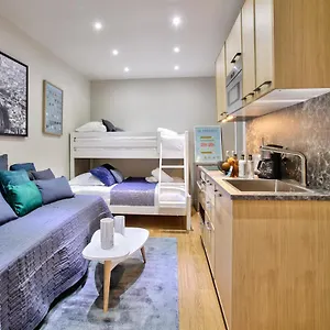Apartment 11 - Champs-elysees, Paris